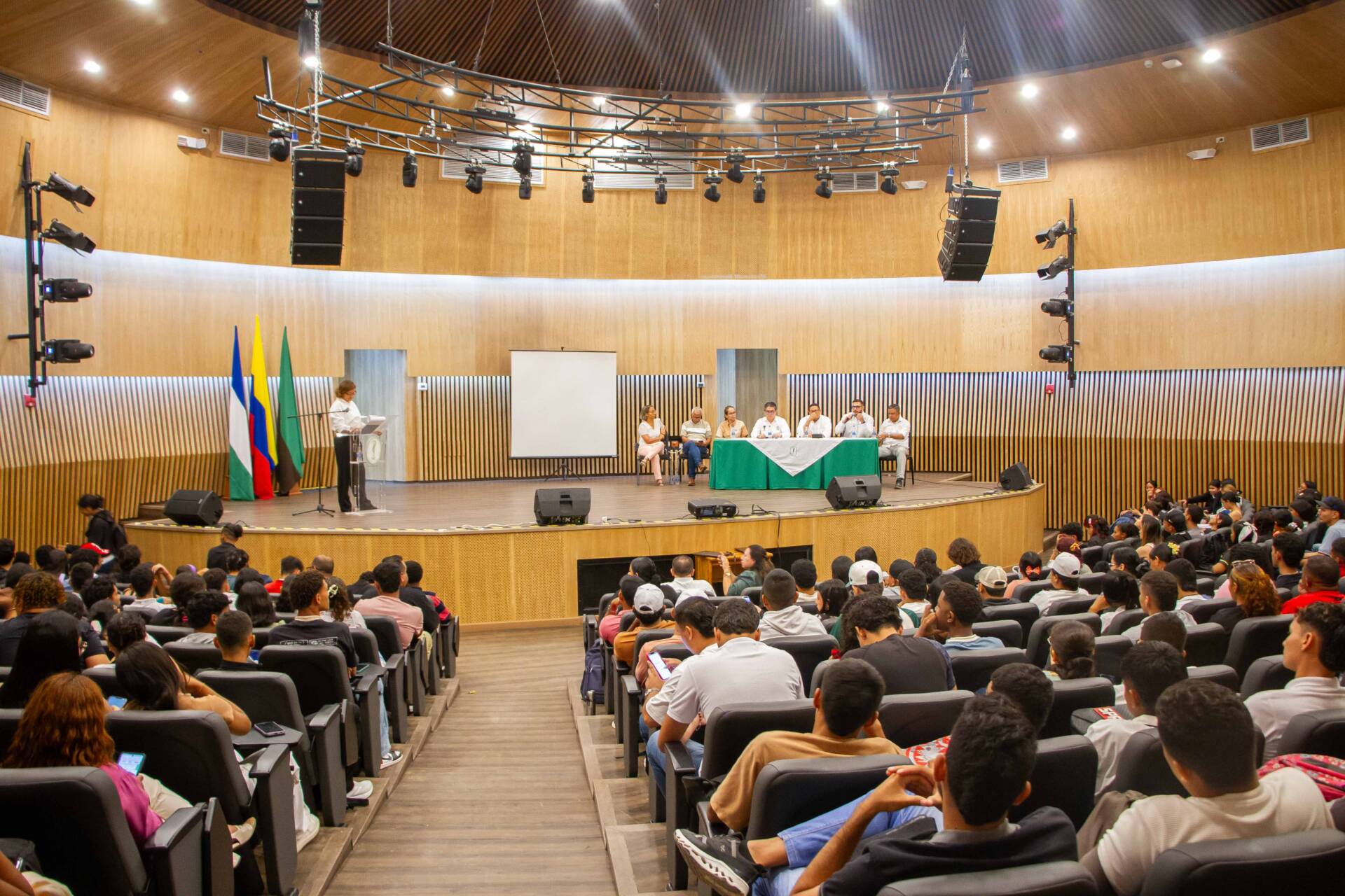 Falta un marco normativo más fuerte para proteger la tierra, no tenemos un planeta B: Profesor Roger Elí Torres, jefe del Dpto. de Ciencias Naturales de Unicórdoba