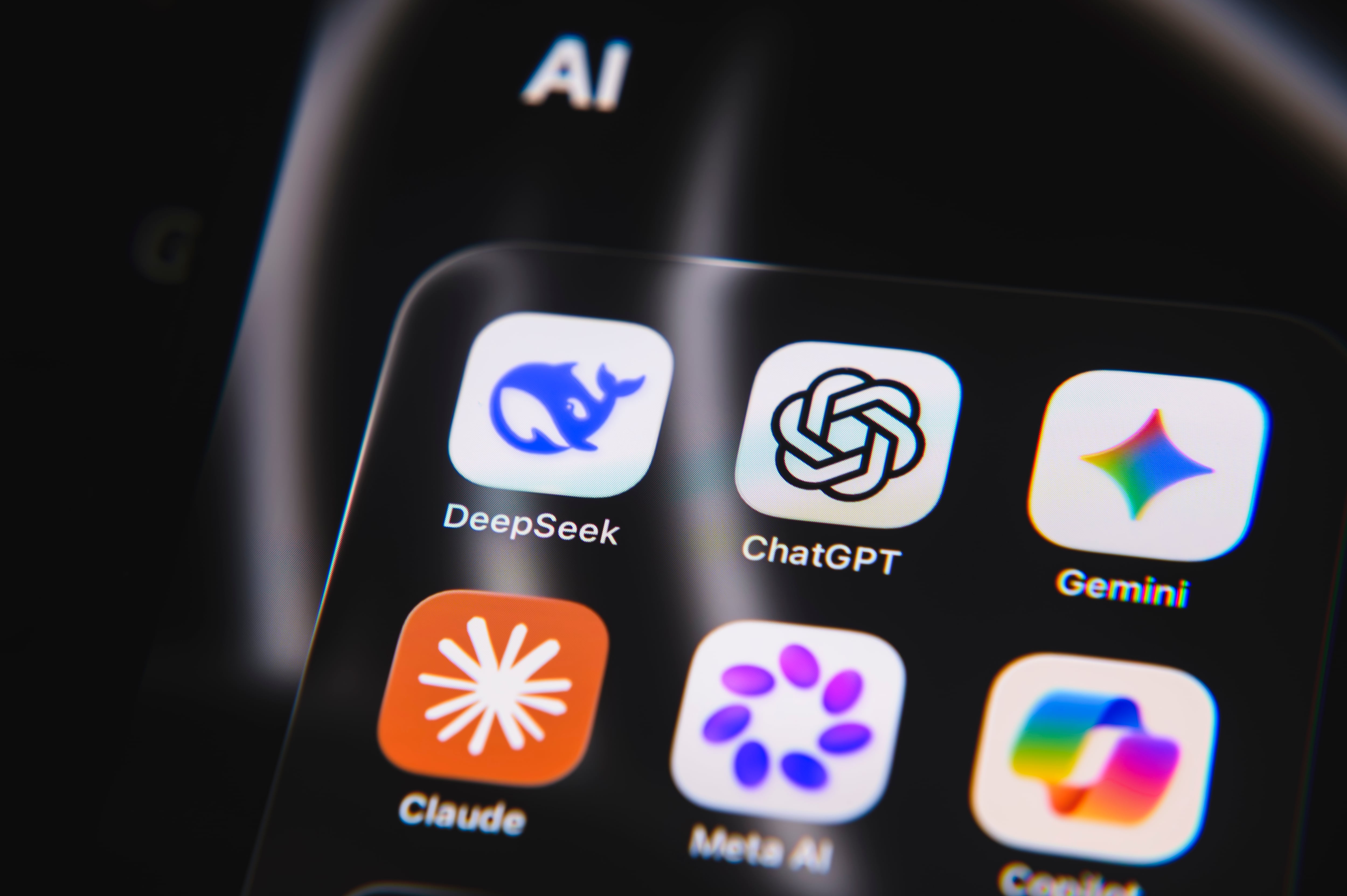 Hay chats privados de IA en abierto por internet: los crecientes riesgos para la privacidad de los principales chatbots