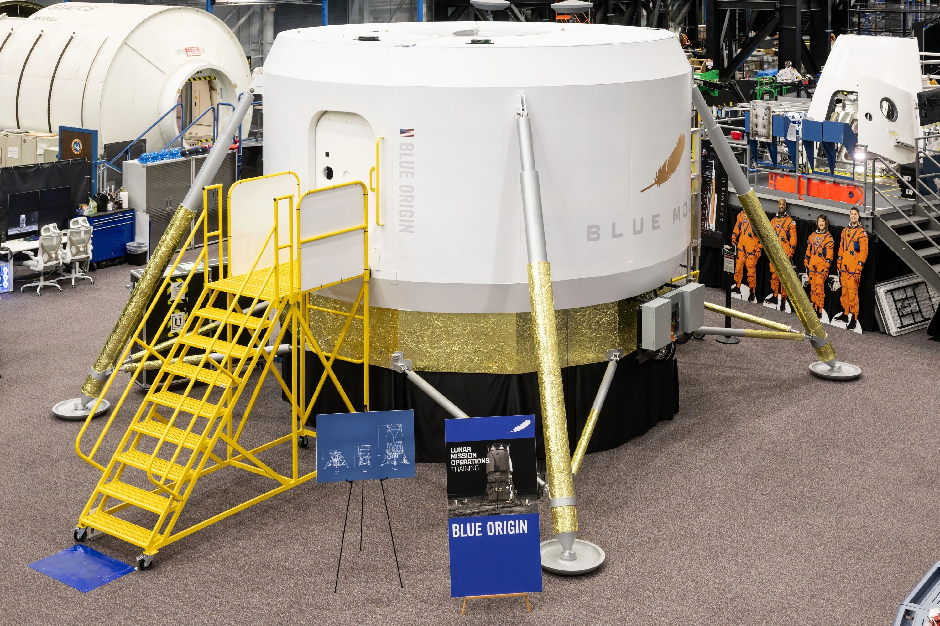 Alguien despierte a SpaceX, porque la NASA ya está entrenando con el módulo lunar de Blue Origin
